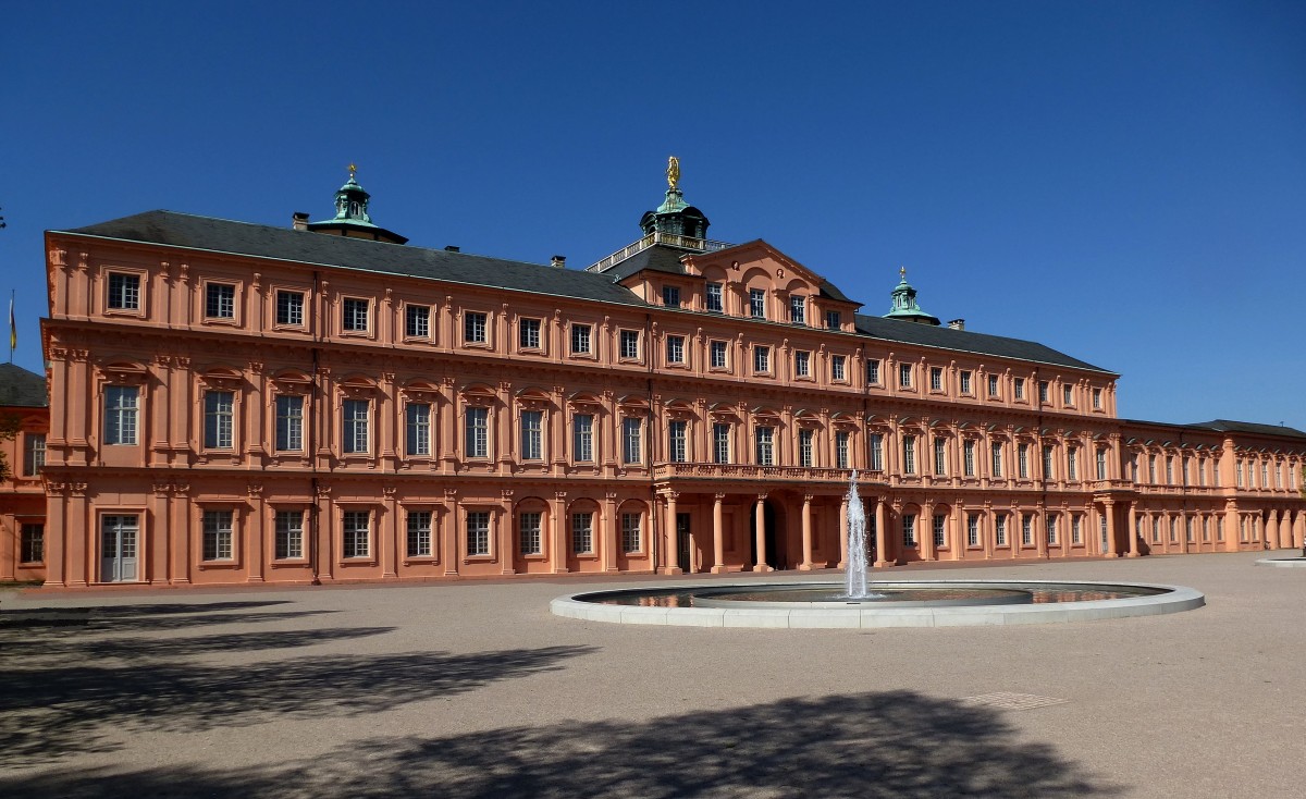 Rastatt, das Schlo von der Gartenseite gesehen, Markgraf Ludwig Wilhelm von Baden lie um 1700 das Residenzschlo vom italienischen Hofbaumeister Domenico Rossi erbauen, April 2015