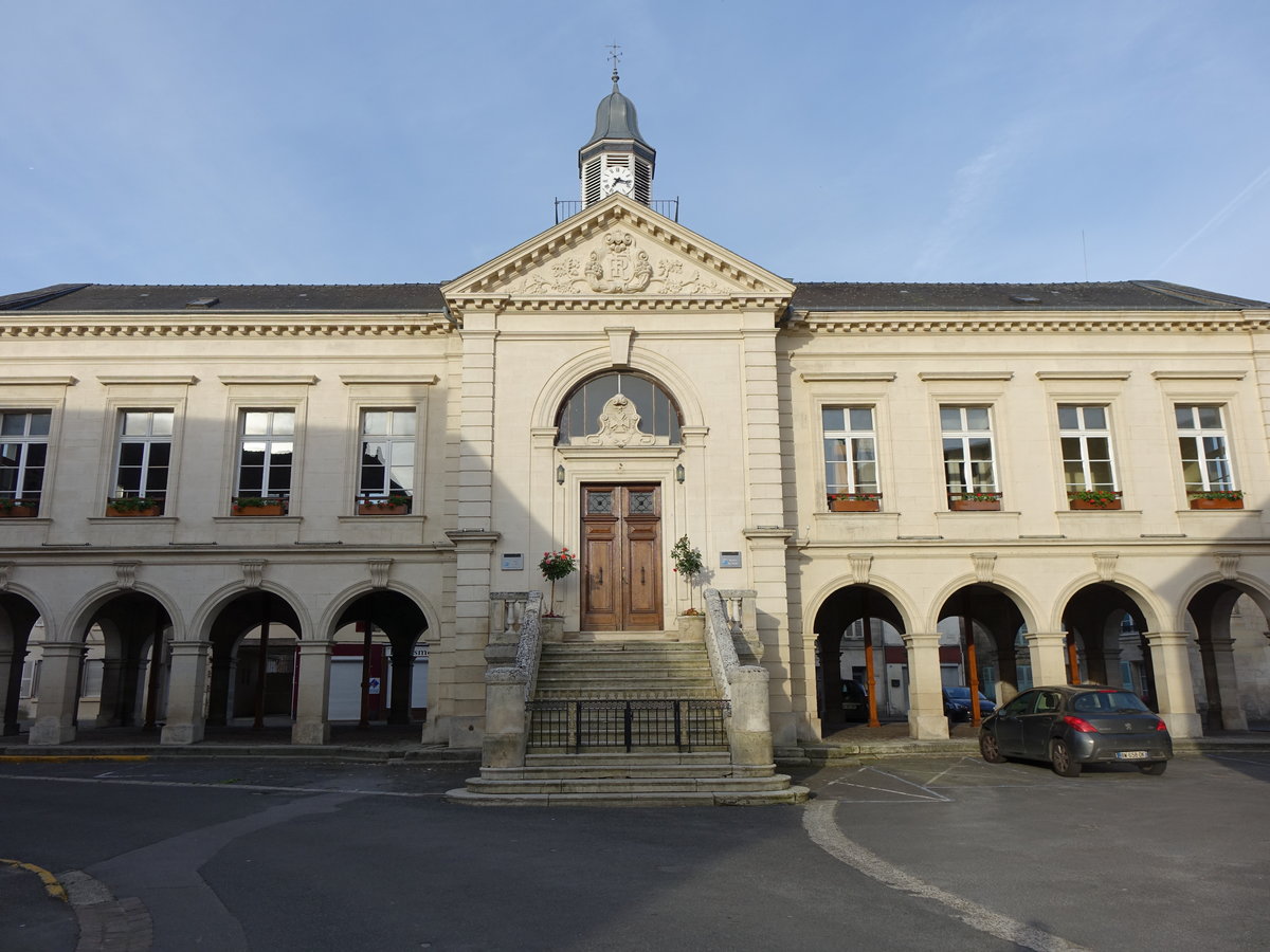 Rathaus von Blerancourt am Place Hotel de Ville (10.07.2016)
