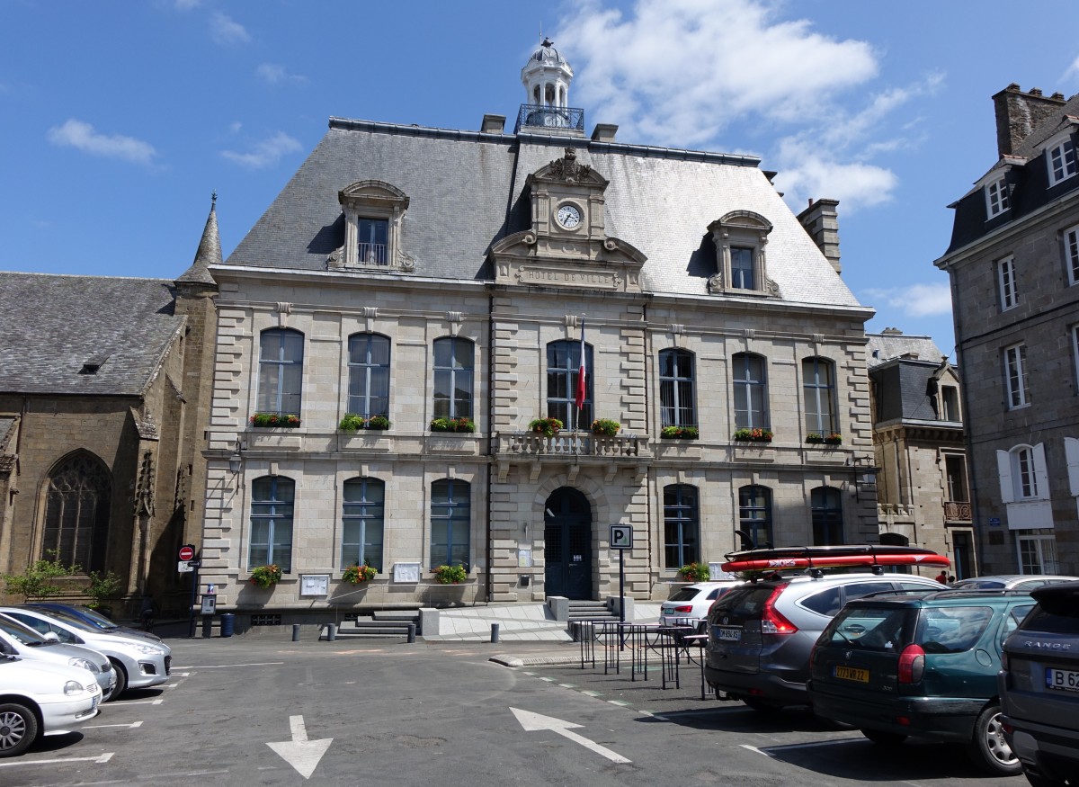 Rathaus von St. Brieuc am Place General de Gaulle (13.07.2015)