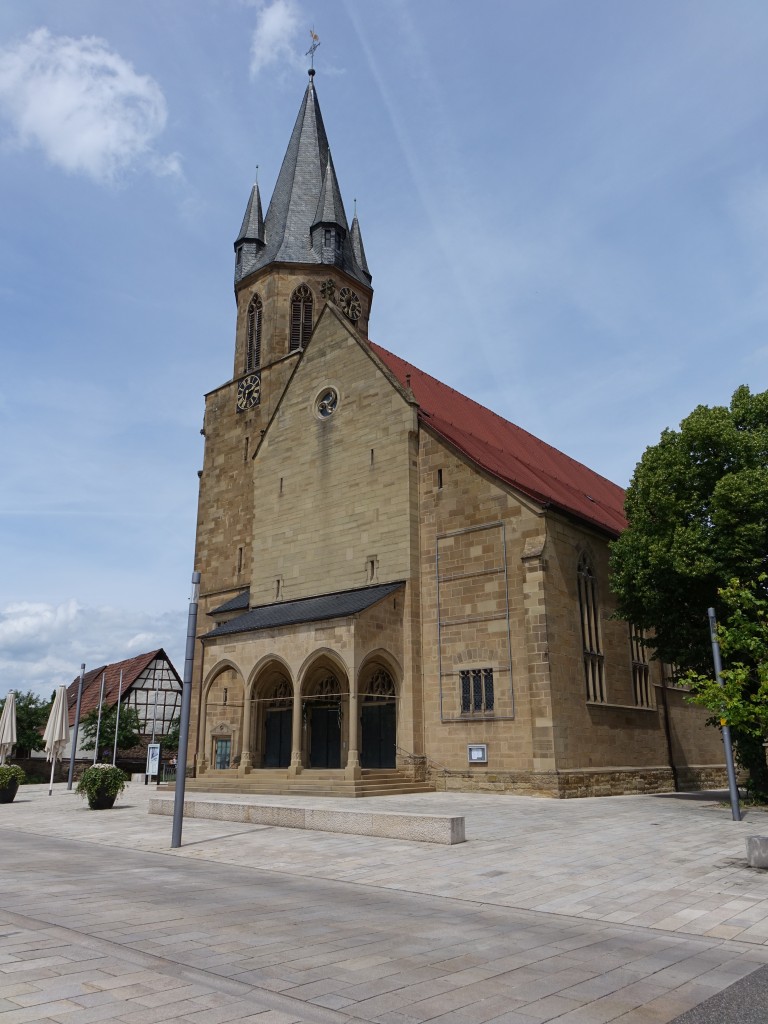 Rauenberg, neugotische Kath. St. Peter und Paul Kirche, erbaut von 1907 bis 1910 durch Johannes Schroth (31.05.2015) 