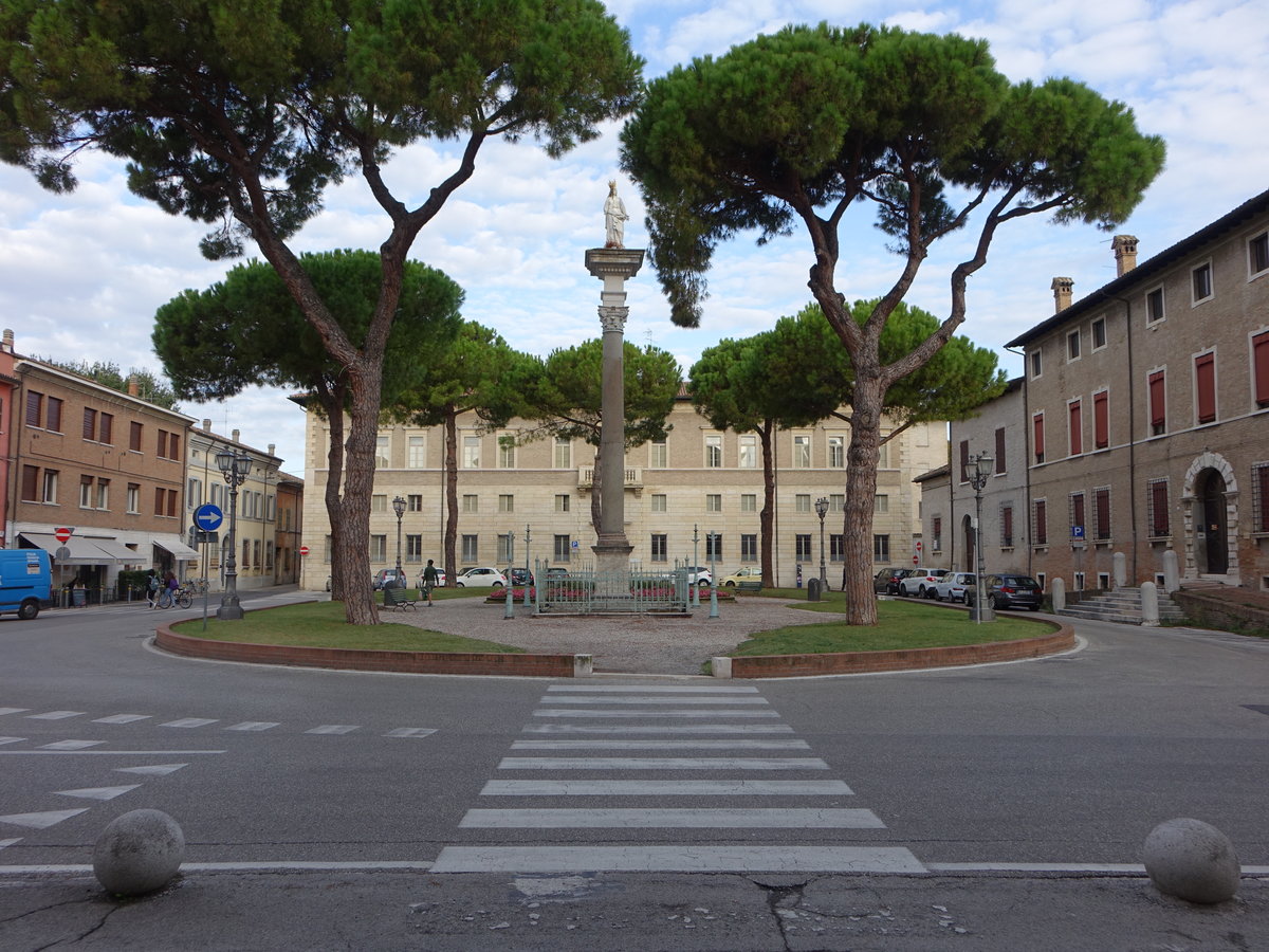 Ravenna, Mariensule an der Piazza del Duomo (20.09.2019)