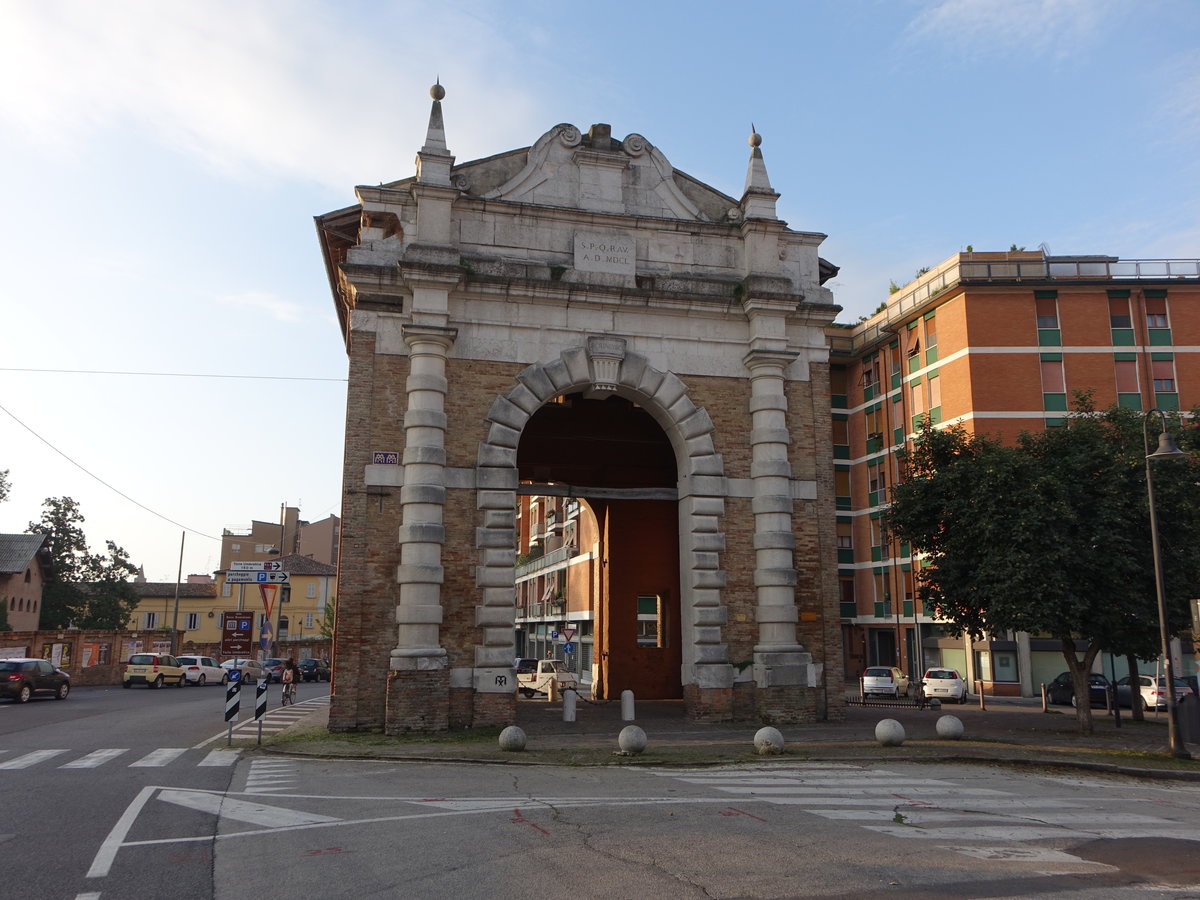 Ravenna, Porta Serrata in der Via Roma, erbaut 1235 (20.09.2019)