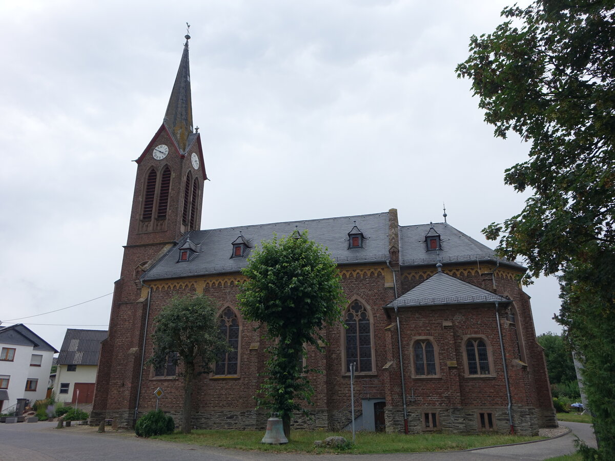 Rayerschied, neugotische Pfarrkirche St. Johannes, erbaut von 1896 bis 1902 (27.07.2025)