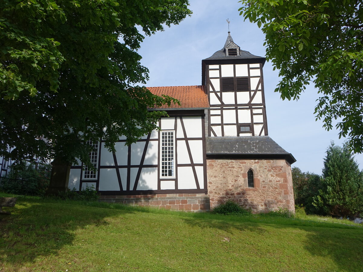 Rechtebach, evangelische Kirche, sptgotischer Chor aus Bruchsteinen, Kirchenschiff erbaut 1820 (04.06.2022)