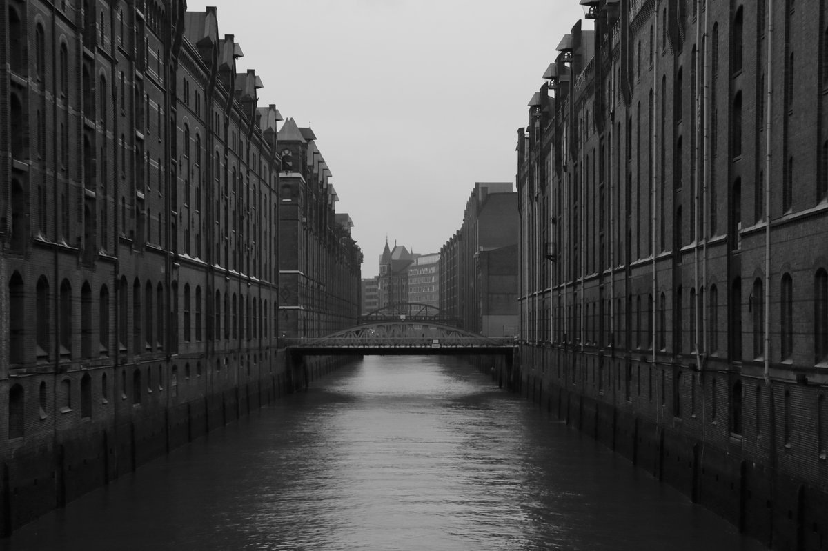 Regen in Hamburg. Also ganz normaler Alltag.

Hamburger Speicherstadt, 23. Februar 2017