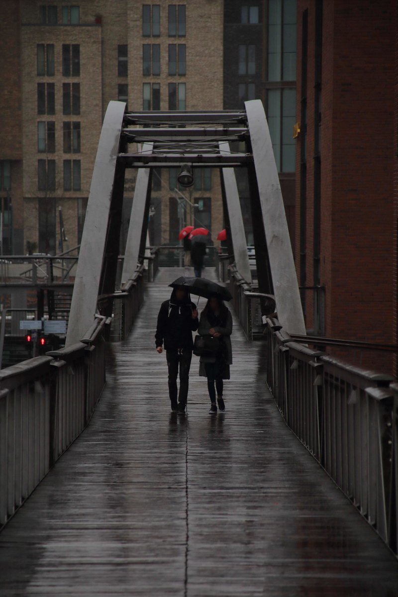 Regen in Hamburg. Also ganz normaler Alltag..

Hamburger Speicherstadt, 23. Februar 2017