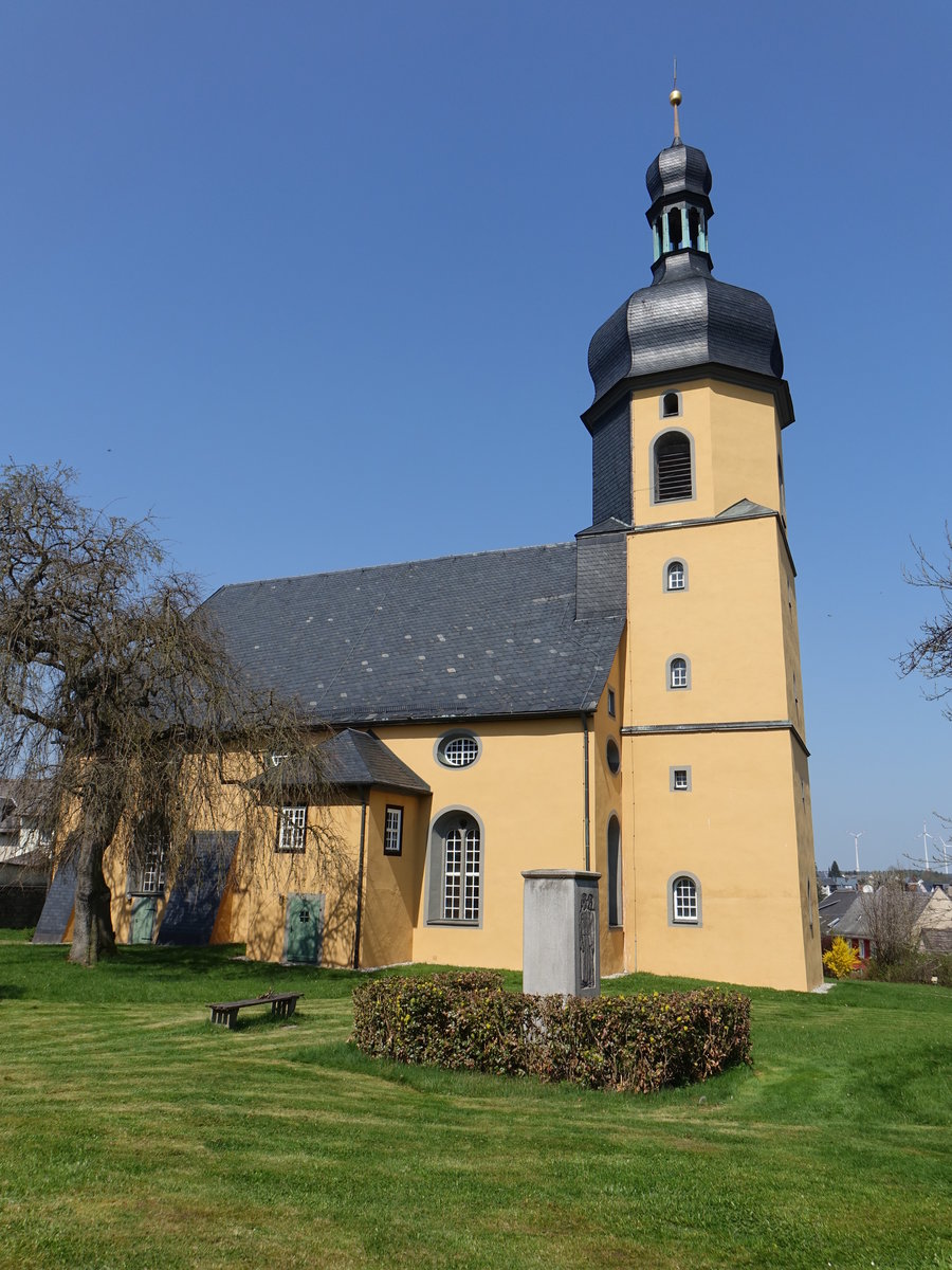 Regnitzlosau, Evangelisch-lutherische Pfarrkirche Sankt Aegidien, Saalbau mit Ostturm, Treppenturm an der Nordseite, im Kern 14. Jahrhundert, Erweiterungen im 17. und 18. Jahrhundert (21.04.2018)