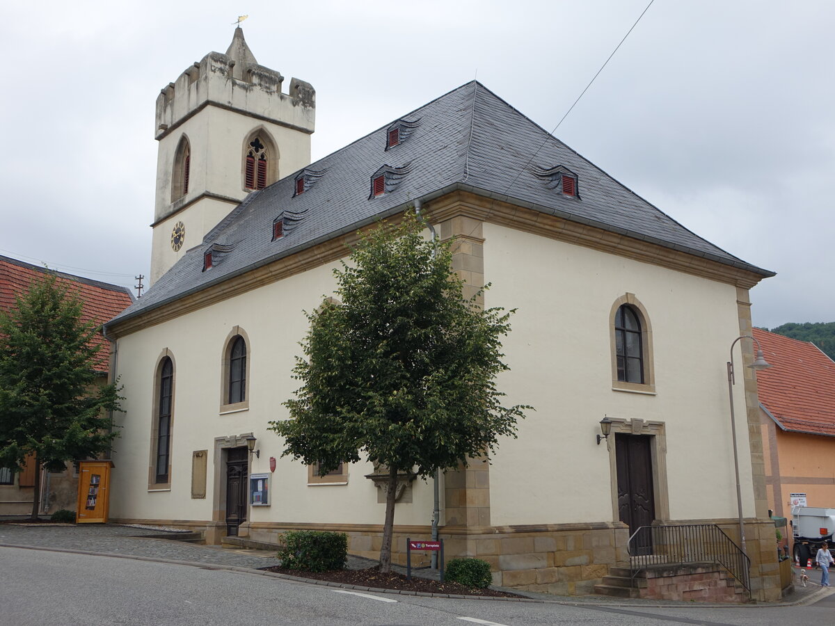 Rehborn, evangelische Kirche, Kirchturm 15. Jahrhundert, Langhaus erbaut 1768 (26.07.2025)