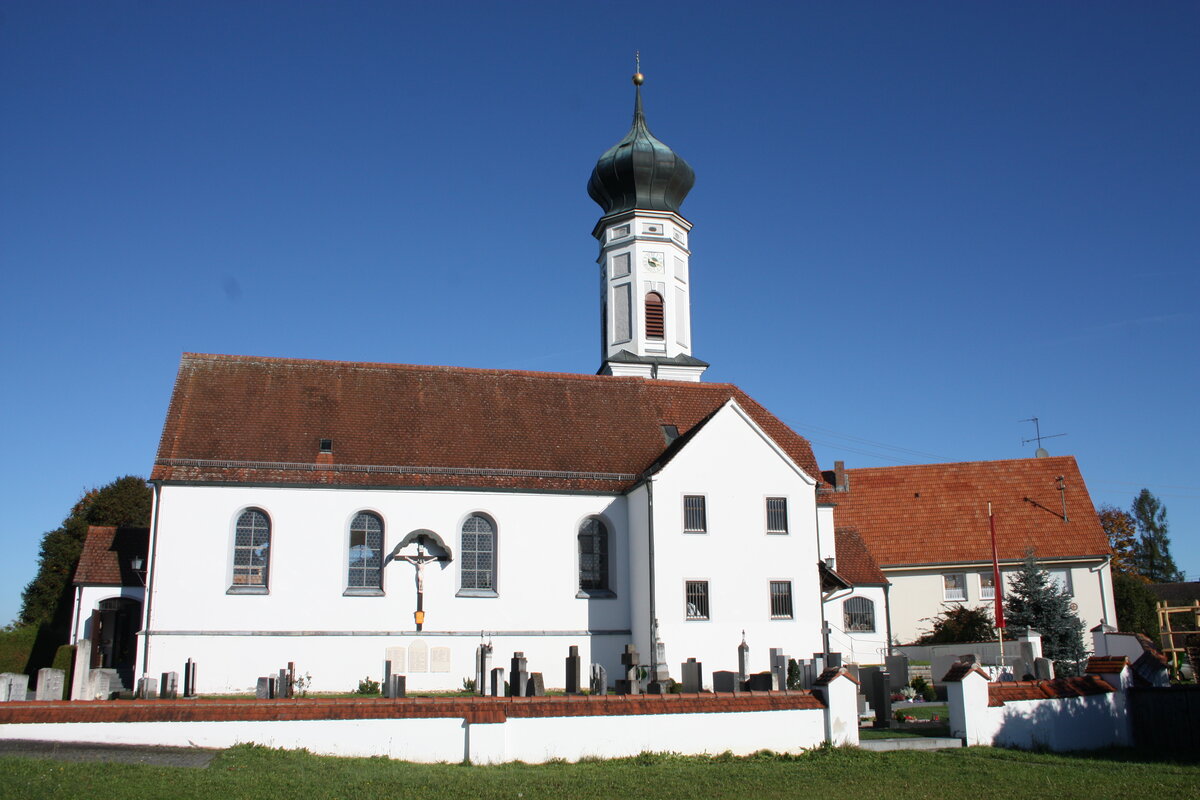 Rehrosbach, Pfarrkirche St. Peter und Paul, erbaut im 17. Jahrhundert (19.10.2014)