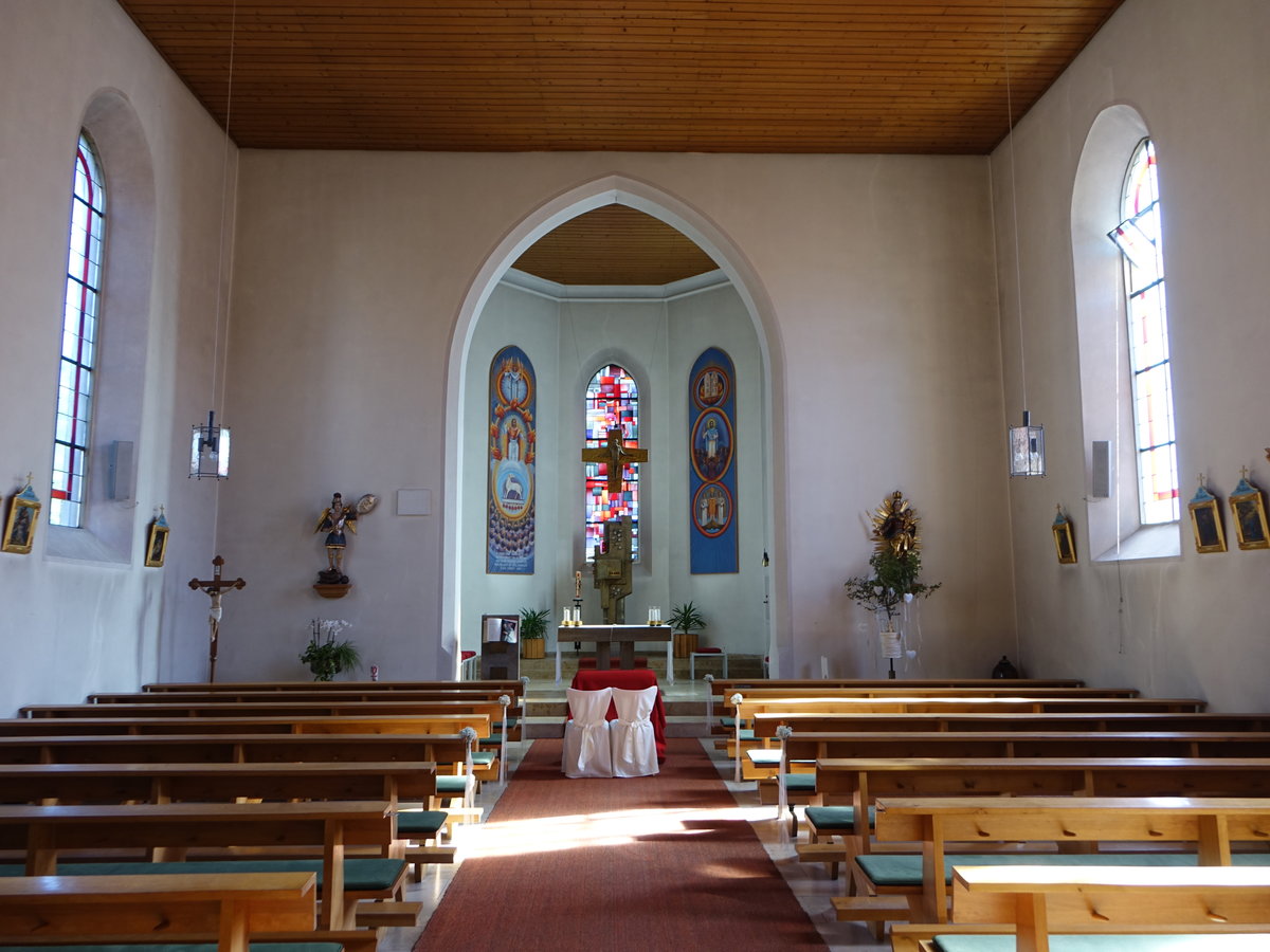 Reichenbach, neugotischer Innenraum der kath. St. Michael Kirche (07.07.2018)