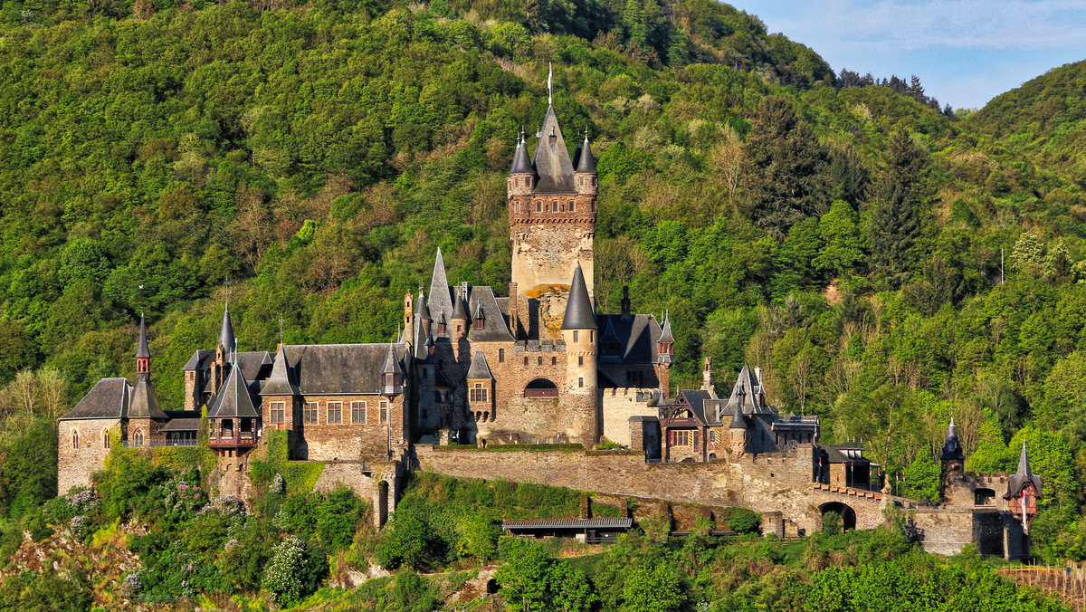 Reichsburg, Cochem an der Mosel, am Morgen aufgenommen mit Canon EOS 70D und EF-S 15-85 mm, Aufnahmedatum 09.05.2016