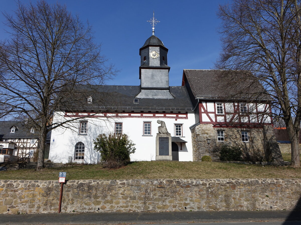 Reiskirchen, evangelische Kirche in der Hohlstrae, Saalbau aus dem 17. Jahrhundert (12.03.2022)