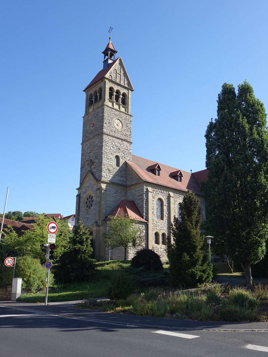 Reiterswiesen, kath. Pfarrkirche St. Laurentius, kreuzfrmiger Saalbau mit eingezogenem Chor und Fassadenturm, erbaut von 1899 bis 1900 durch Carl Krampf (08.07.2018)