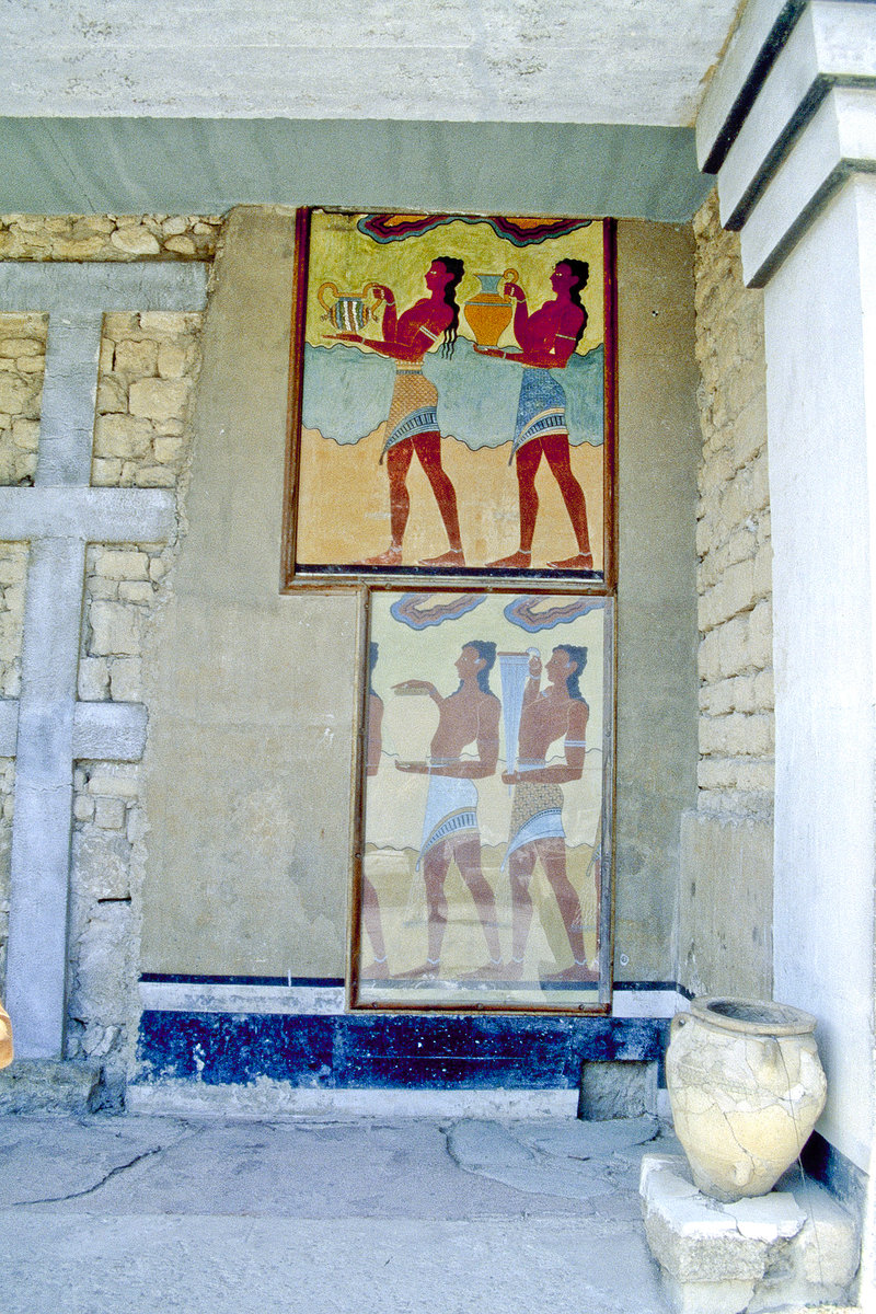 Rekonstruierte Wandmalereien in Knossos. Bild vom Dia. Aufnahme: April 1999.