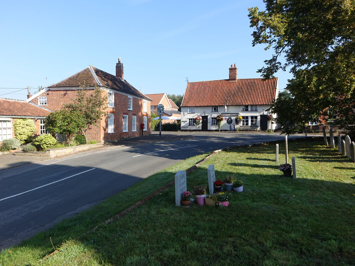 Rendham, Pub The White Horse in der Bruisyard Road (07.09.2023)