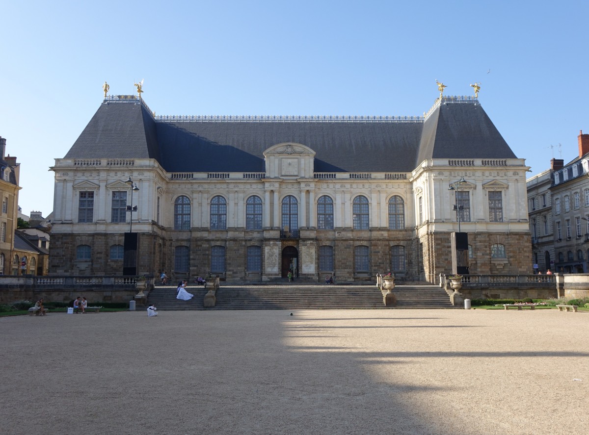 Rennes, Bretonisches Parlament, erbaut von 1618 bis 1655 durch Architekt Salomon 
de Brosse (16.07.2015)