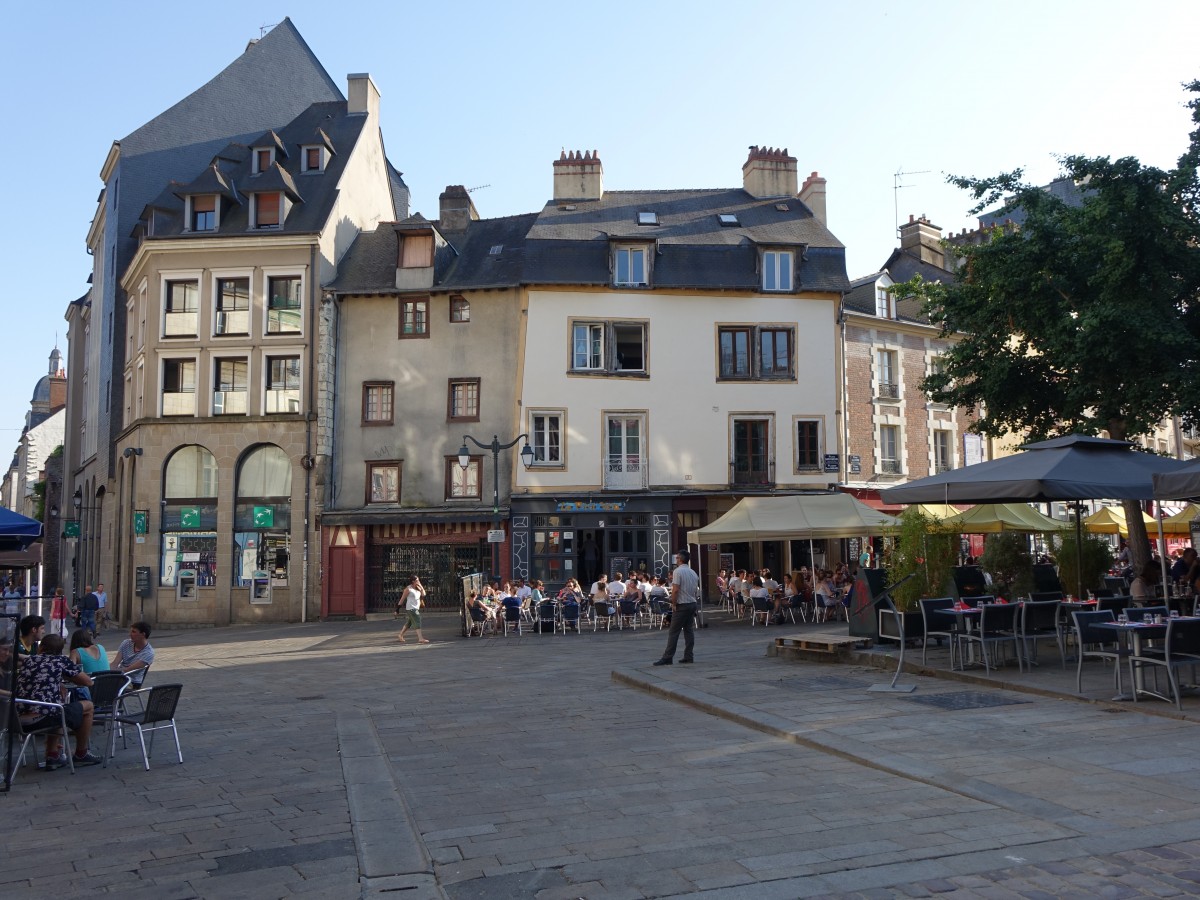 Rennes, Place Saint Michel (16.07.2015)