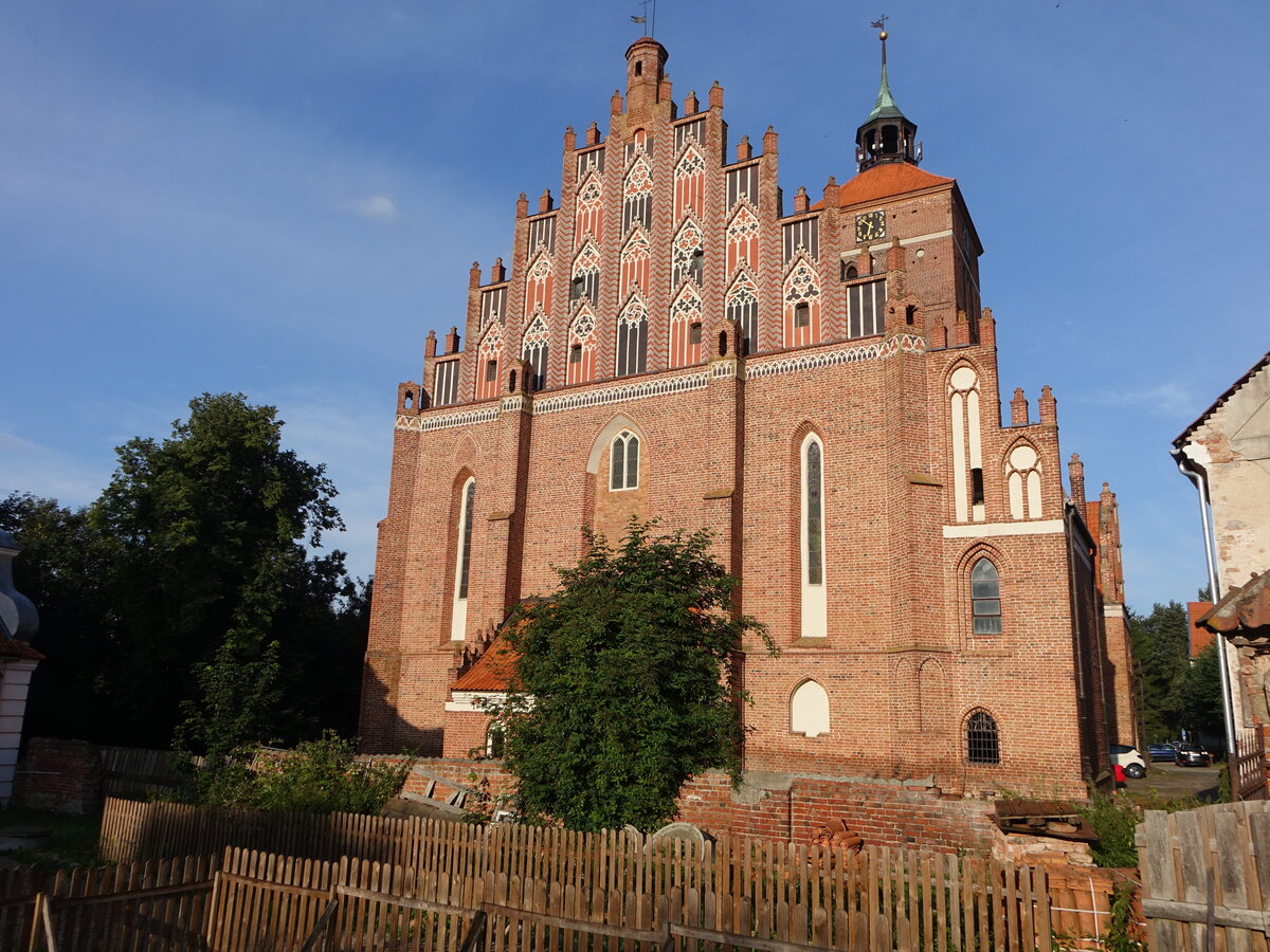 Reszel / Rel, Pfarrkirche St. Peter und Paul, erbaut von 1360 bis 1381, dreischiffige Hallenkirche (04.08.2021)