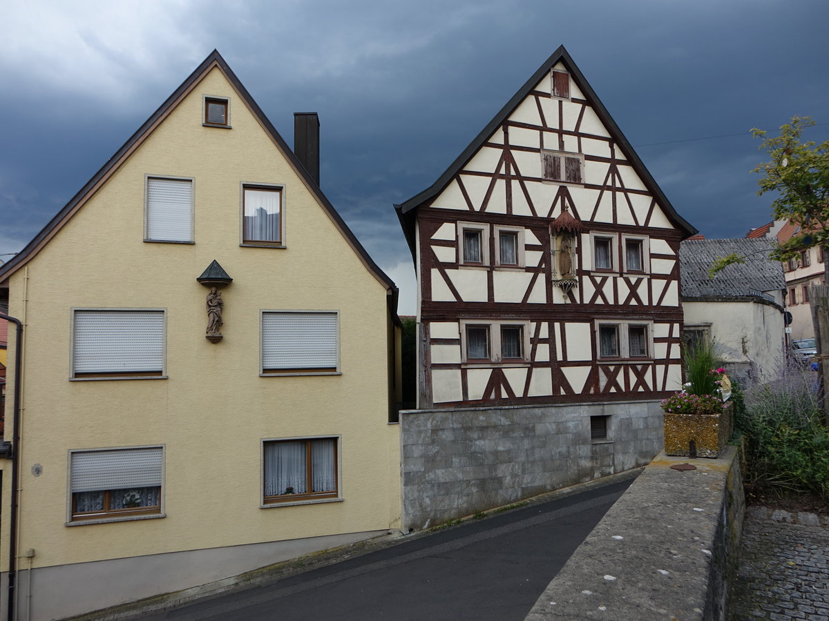 Retzbach, historische Gebude in der Kirchgasse (15.08.2017)