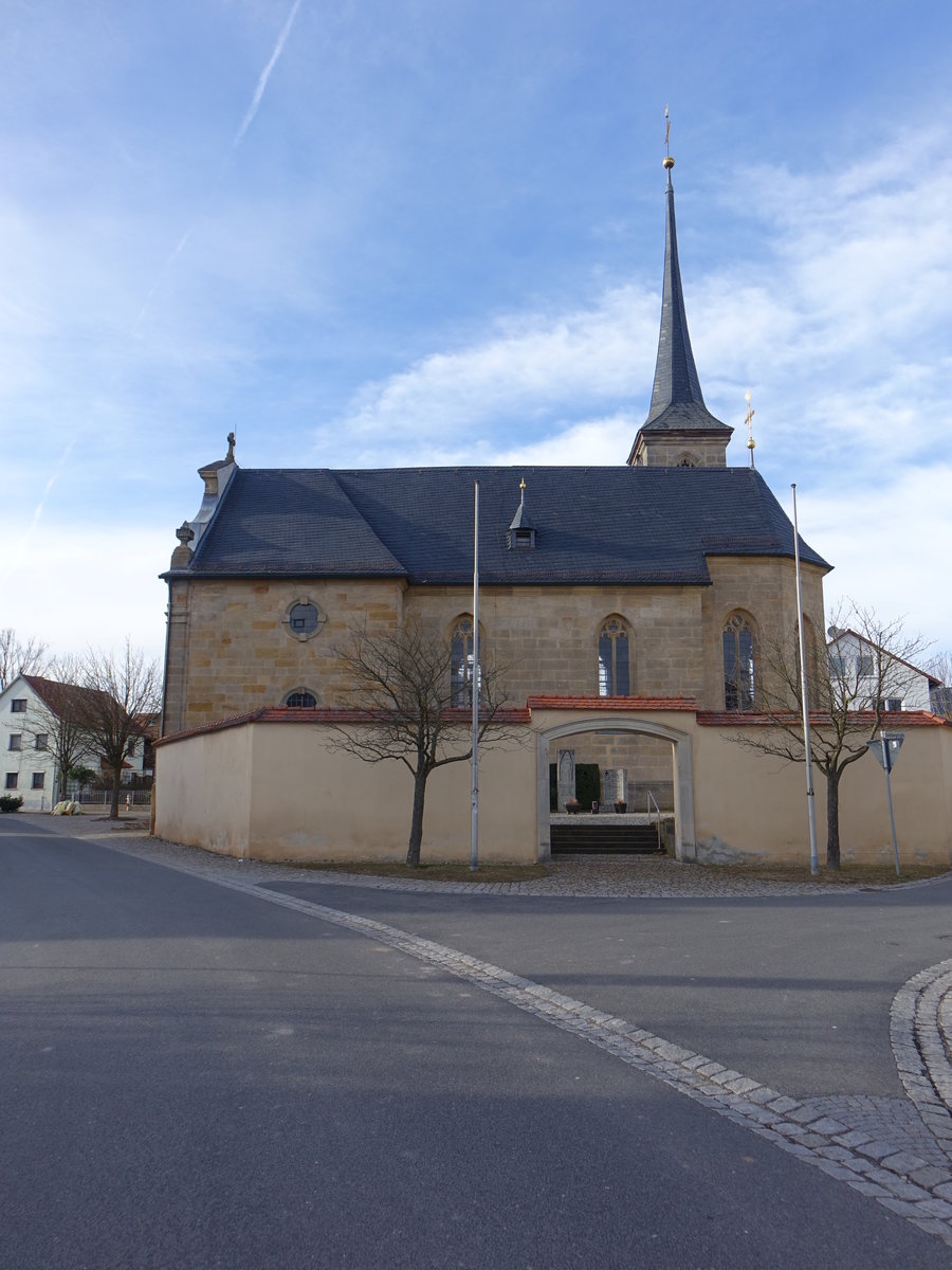 Reundorf, kath. St. Otto Kirche, Chor mit 5/8-Schluss und Chorflankenturm mit Spitzhelm, erbaut bis 1614 von Jakob und Johann Bonalino, Langhaus erbaut 1781 von Johann Jos. Vogel (11.03.2018)