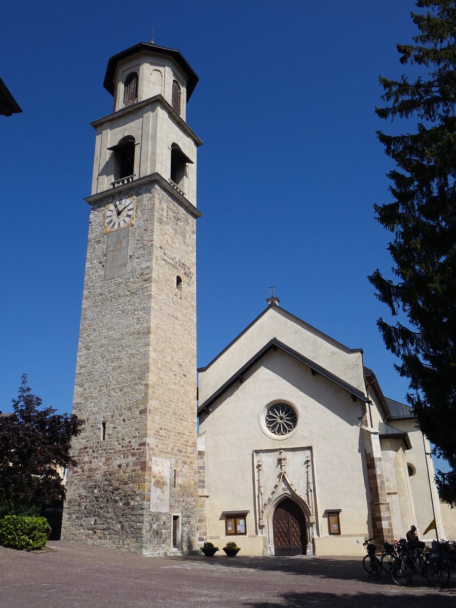 Revo, Pfarrkirche St. Stefano, erbaut zu Beginn des 16. Jahrhundert (15.09.2019)