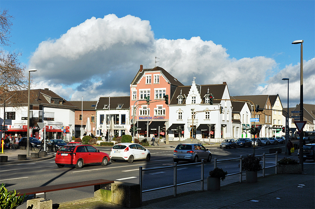 Rheinbach - Wilhelmsplatz mit dem  Brauhaus  - 10.01.2014