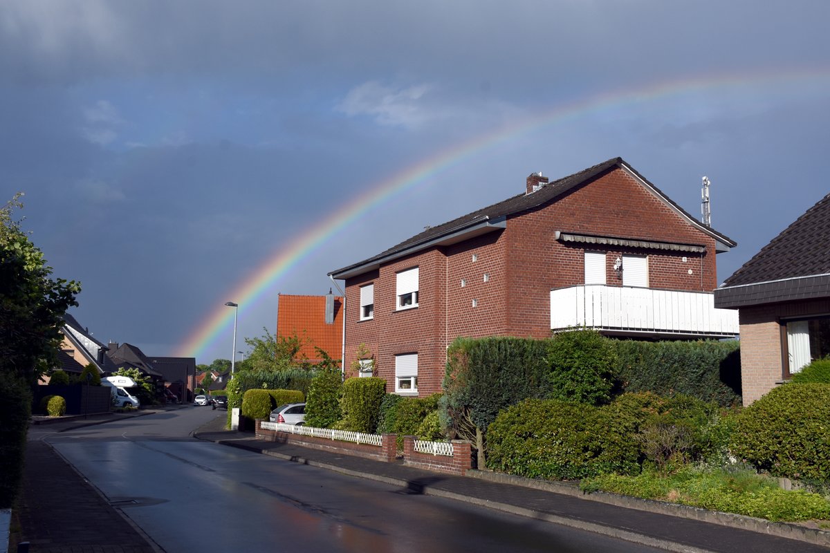 RHEINE, Ortsteil Mesum (Kreis Steinfurt, 08.06.2019, Regenbogen ber dem Hassenbrockweg