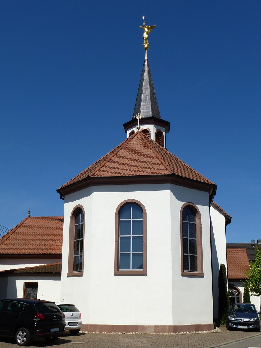 Rheinhausen, die Kirche St.Michael der Priesterbruderschaft St.Pius X., steht im Ortsteil Niederhausen, Mai 2016