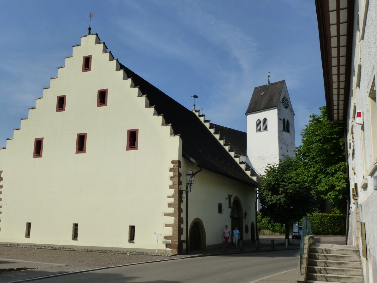 Rheinheim am Hochrhein, Blick zur katholischen Kirche, Juli 2013