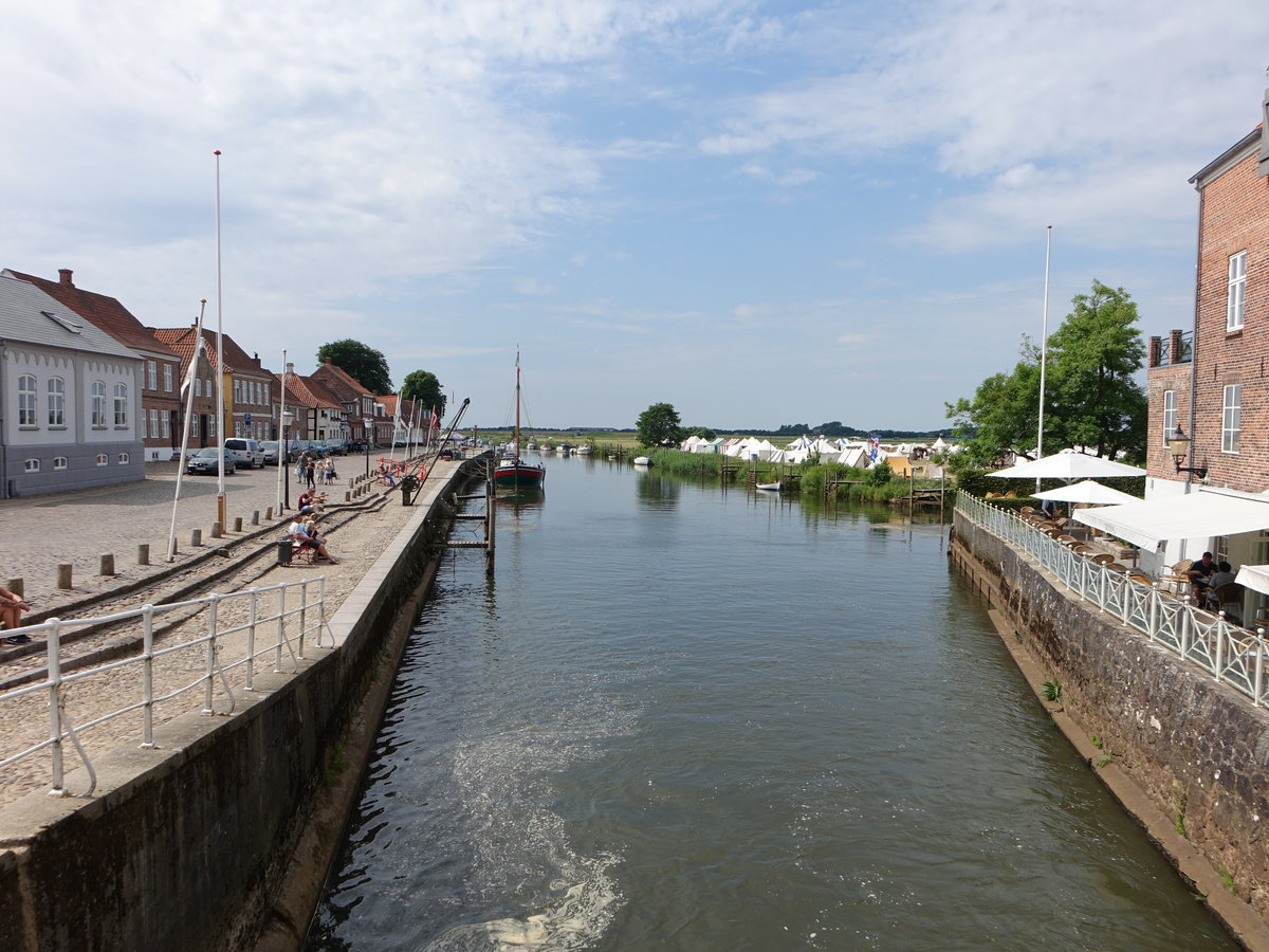 Ribe, Ausblick auf das Hafenbecken A und die Skibbroen Strae (09.06.2018)