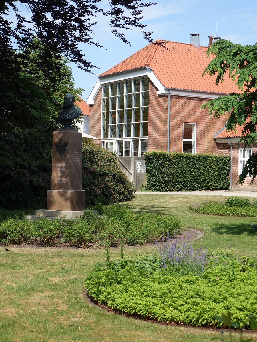 Ribe, Denkmal fr Hans Andreasen Krger vor dem Wikingermuseum (09.06.2018)