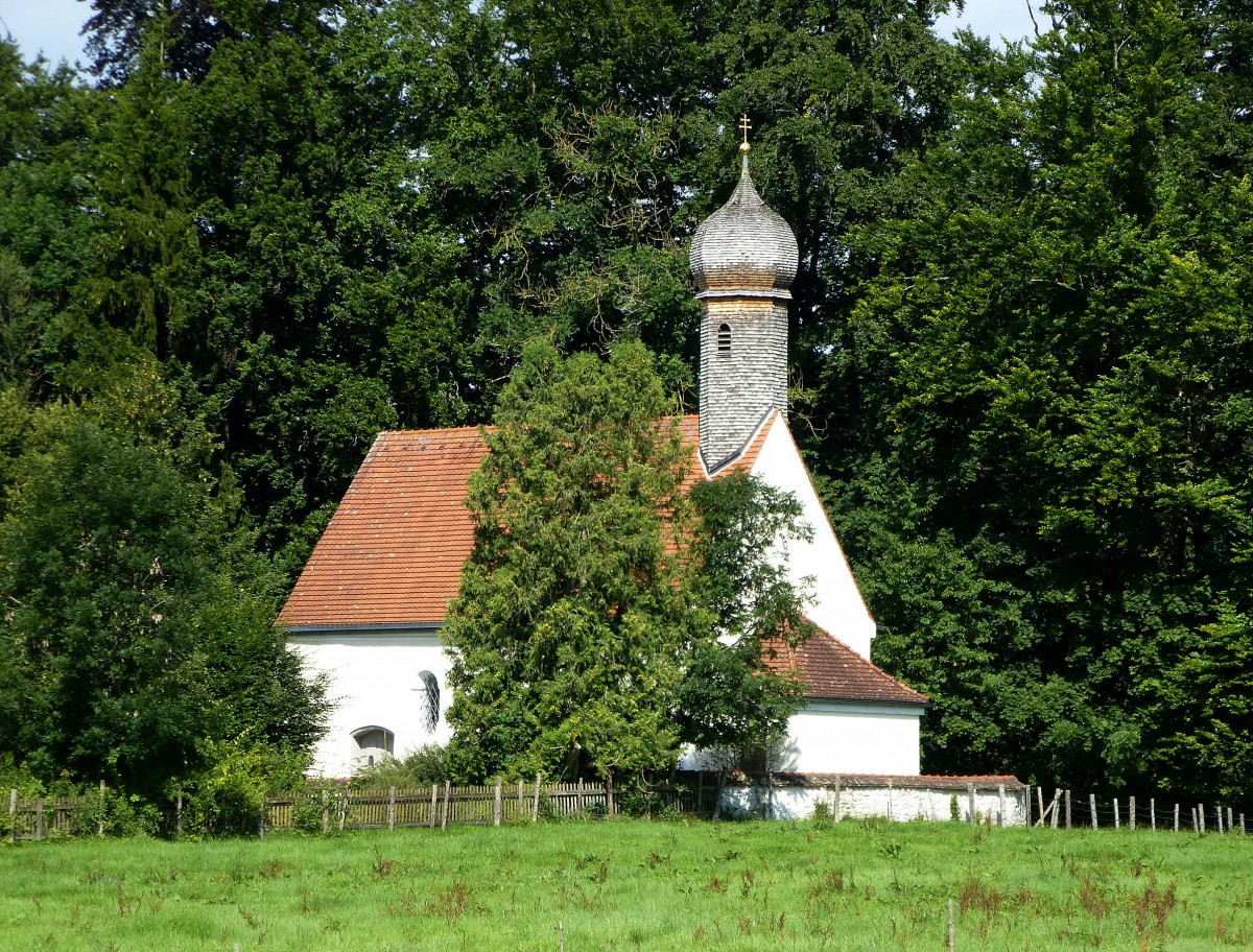 Rieden am Staffelsee, die Kapelle St.Peter und Paul, Aug.2014