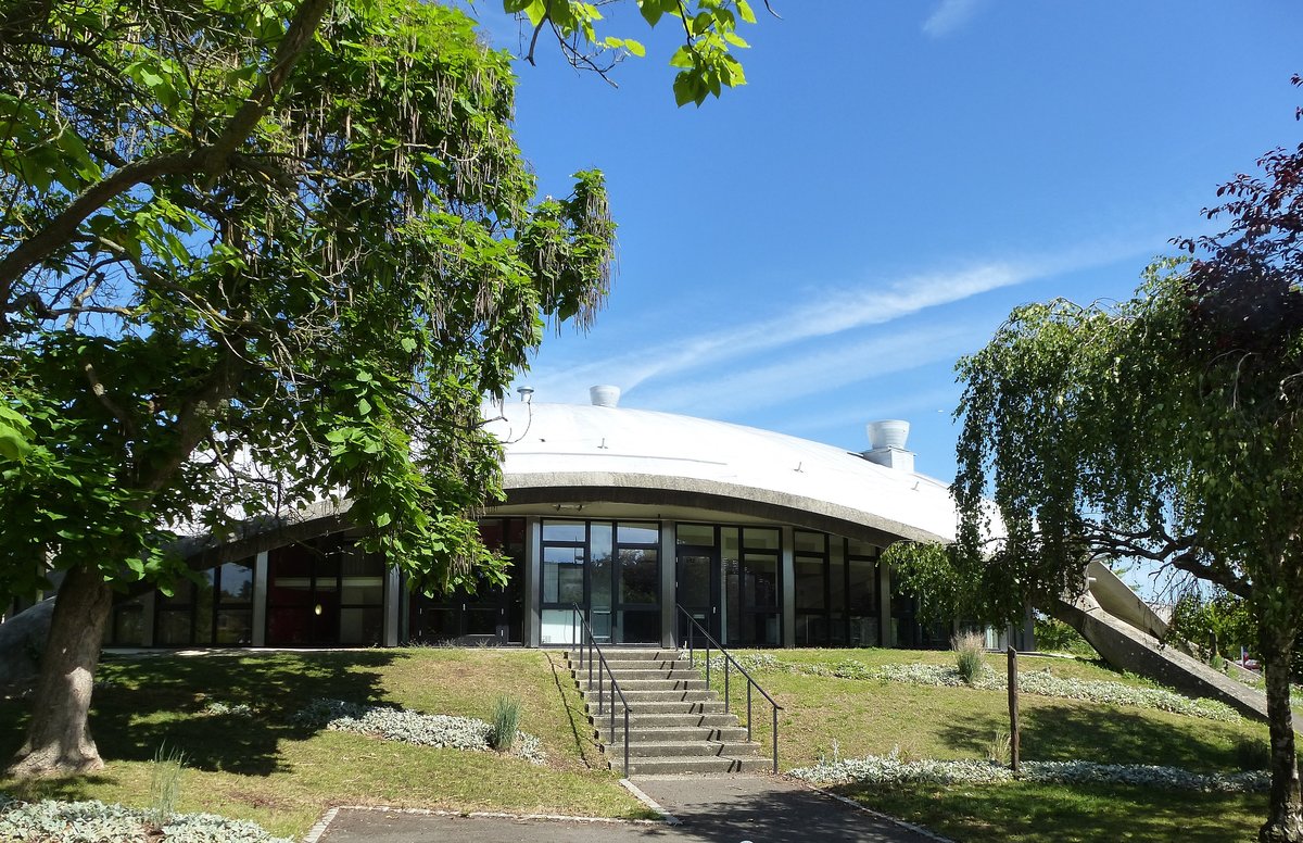 Riedisheim, in diesem Gebude befindet sich das Kulturzentrum der Stadt, Juli 2017