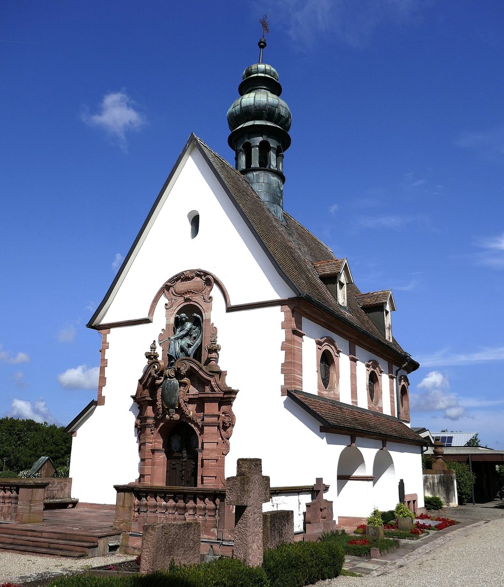 Riegel am Kaiserstuhl, die Friedhofskapelle, 1907 von den hier ansssigen Brauereidirektoren der Gemeinde geschenkt, Aug.2019