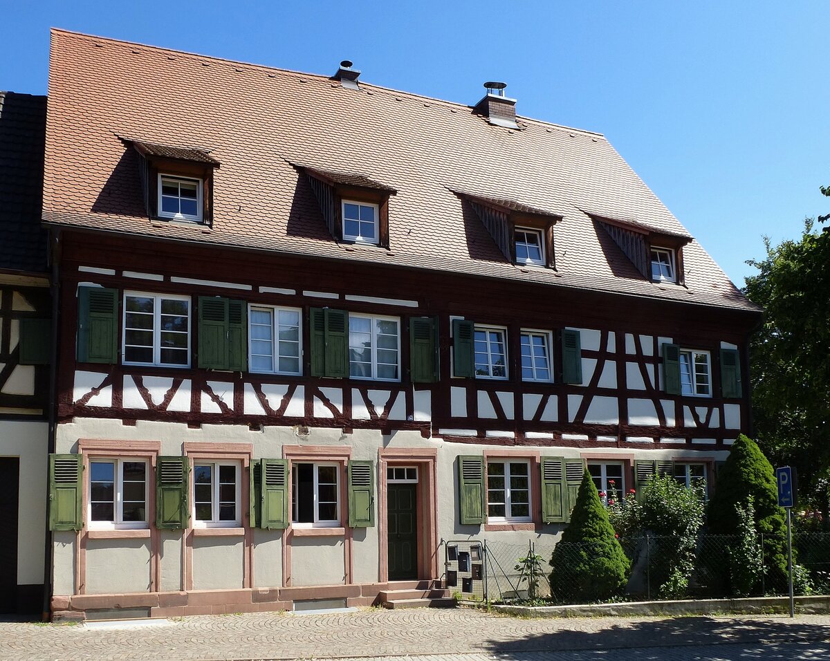 Riegel am Kaiserstuhl, Wohnhaus mit aufgesetztem Fachwerk, Juni 2018