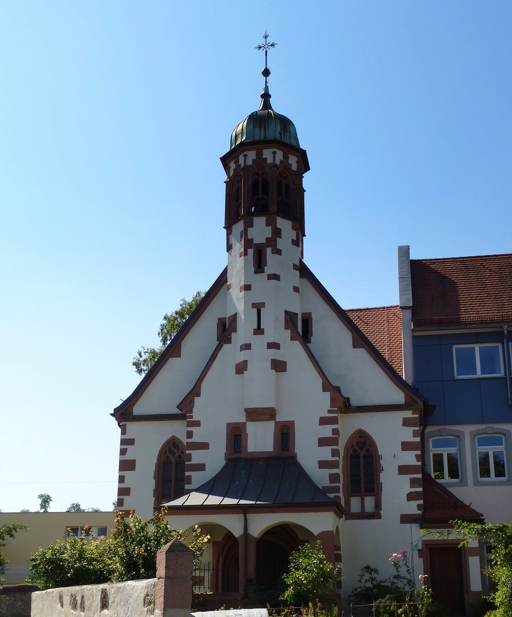 Riegel, Eingangsbereich und Turm der Kirche St.Franz Xaver, Aug.2015
