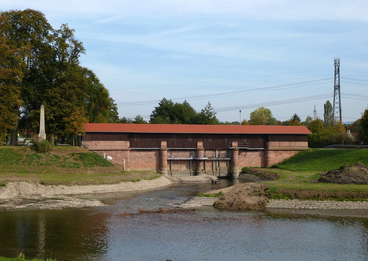 Riegel, Schleuse zur Regulierung der Alten Elz, errichtet beim Bau des Leopoldkanals Mitte des 19.Jahrhunderts, Okt.2015