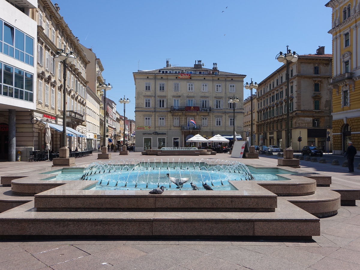 Rijeka, Brunnen am Jadranski Platz in der Altstadt (30.04.2017)