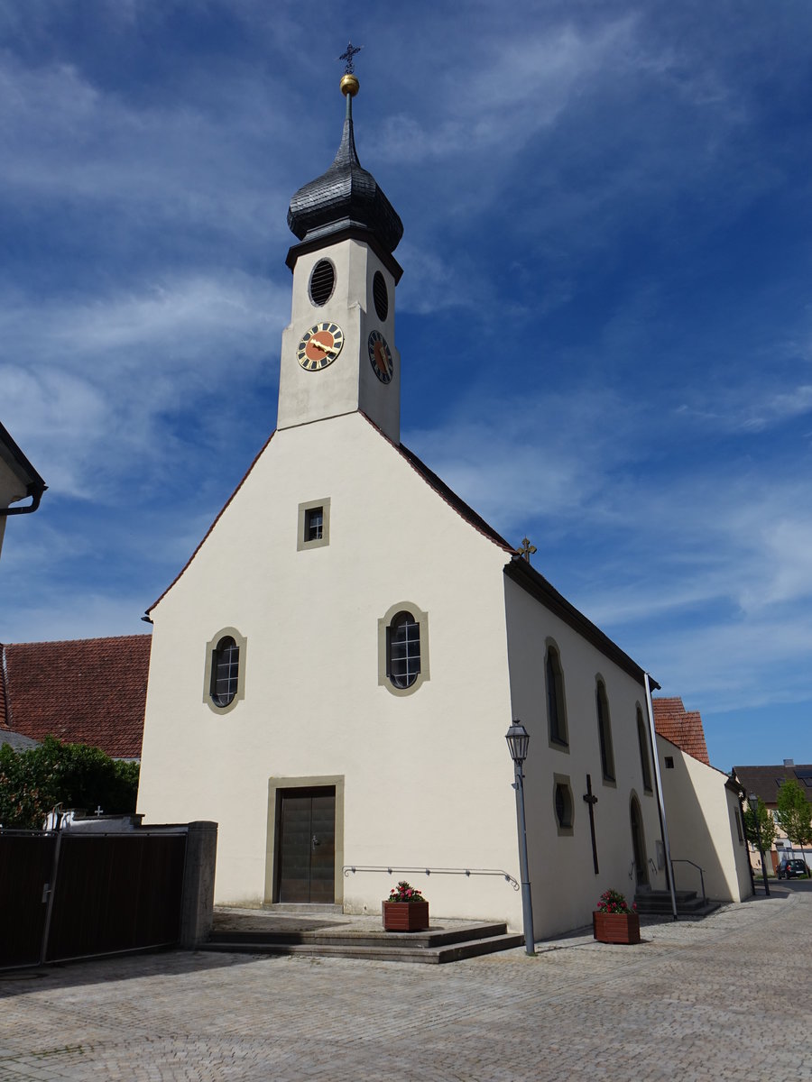 Rimbach, kath. Pfarrkirche St. Georg, Saalbau mit eingezogenem Chor und Dachreiter, erbaut von 1669 bis 1670 (28.05.2017)
