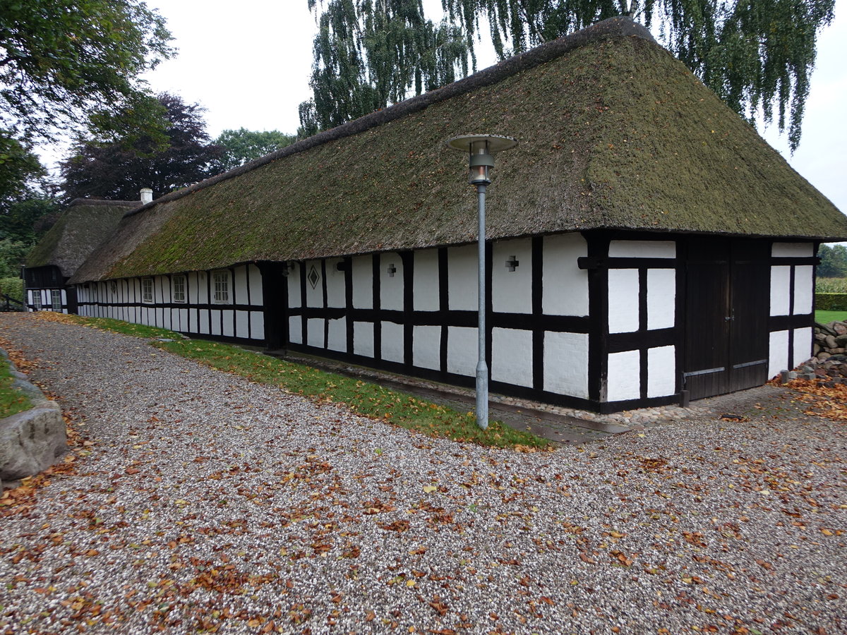 Rimso, strohgedeckter Pfarrhof aus Fachwerk, erbaut 1593 (24.09.2020)