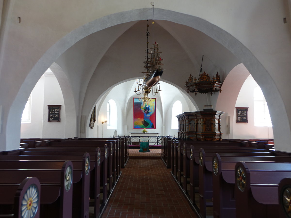 Ringkobing, Innenraum der Ev. Kirche, Kanzel von 1600 (09.06.2018)