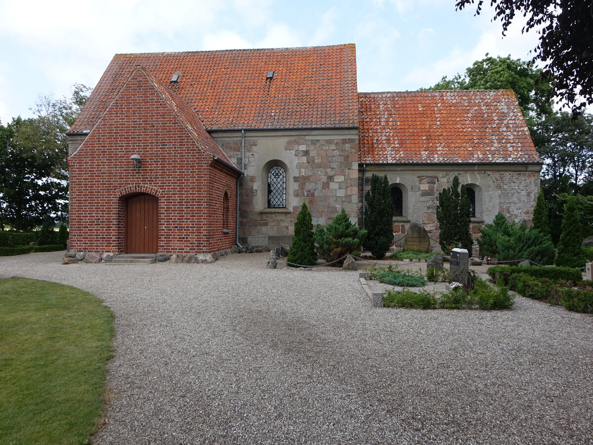 Ringseblle, evangelische Dorfkirche in der Kirkevej Strae (18.07.2021)