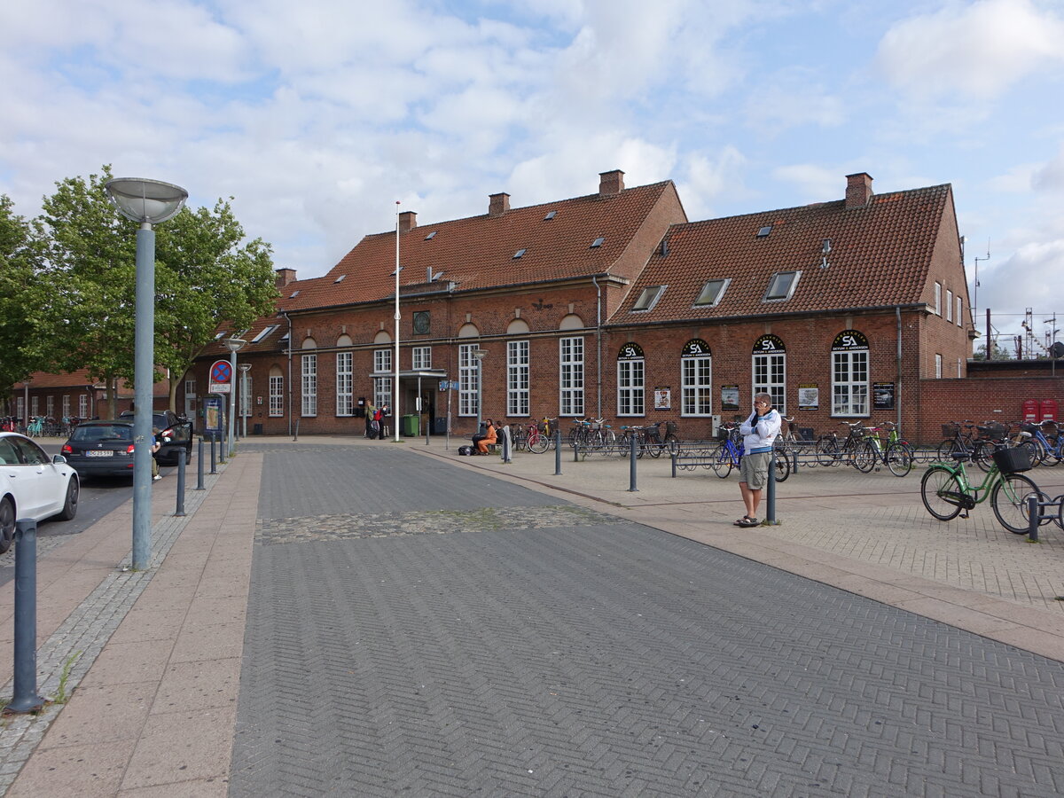 Ringsted, Bahnhofsgebude in der Vestervej Strae (22.07.2021)