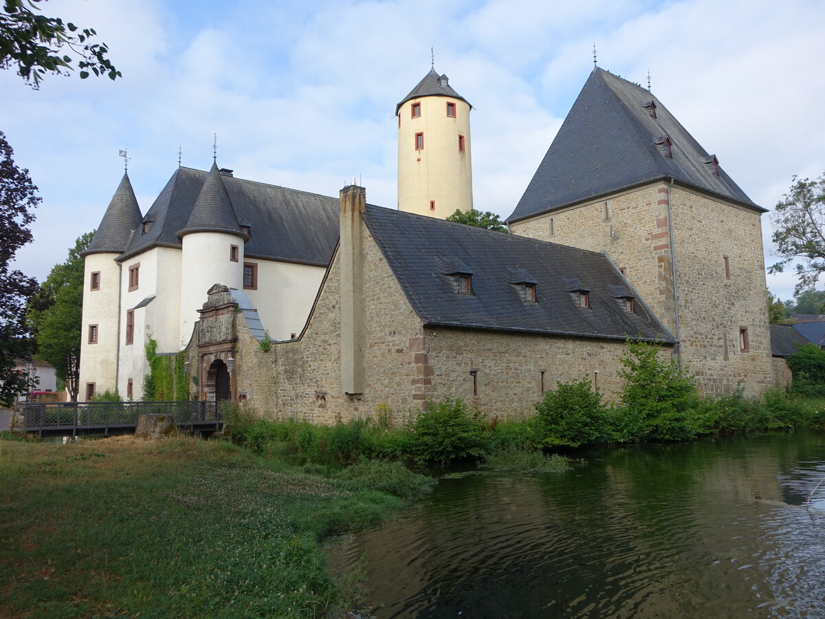 Rittersdorf, Wasserburg, Bergfried von 1290, Wohngeb�ude mit zwei Rundt�rmen von 1550 (18.07.2026)