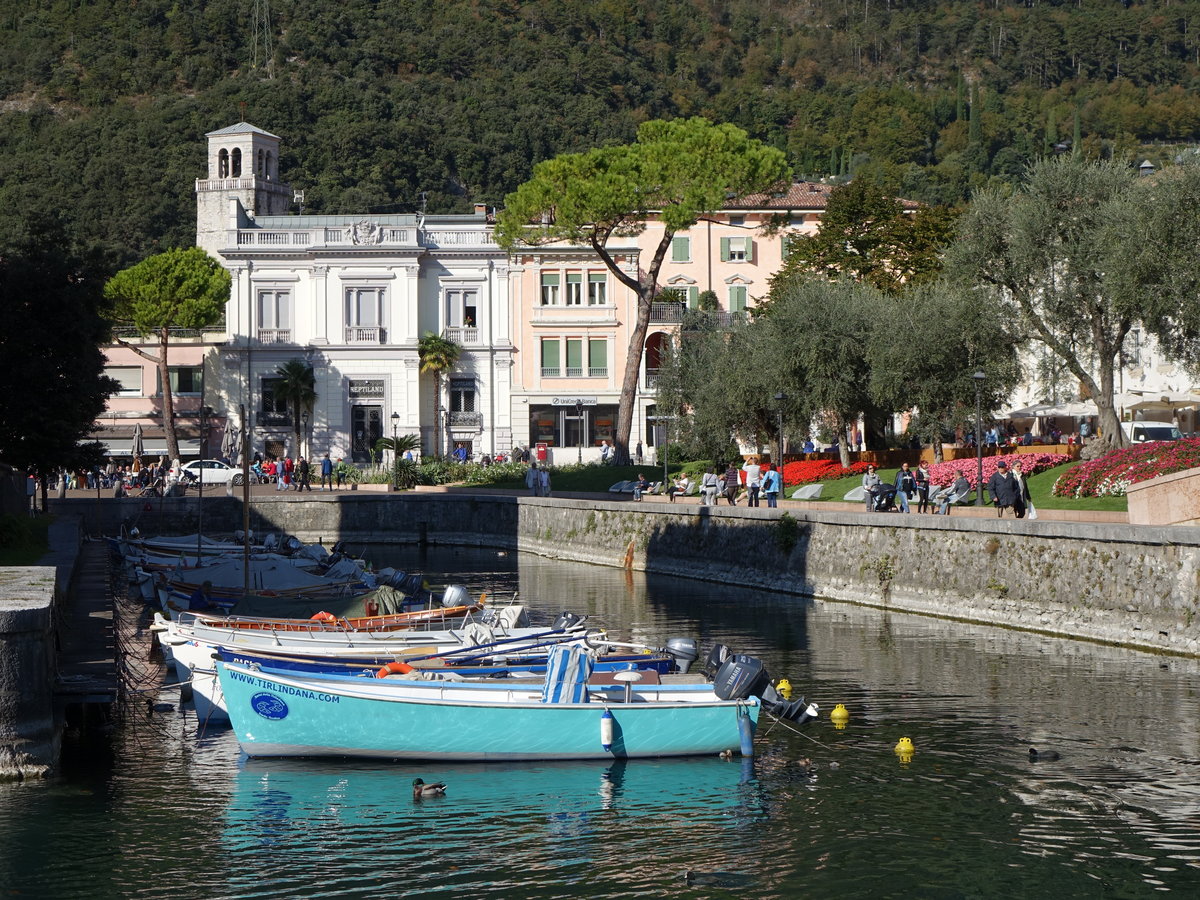 Riva del Garda, Piazza Giuseppe Garibaldi (07.10.2016)