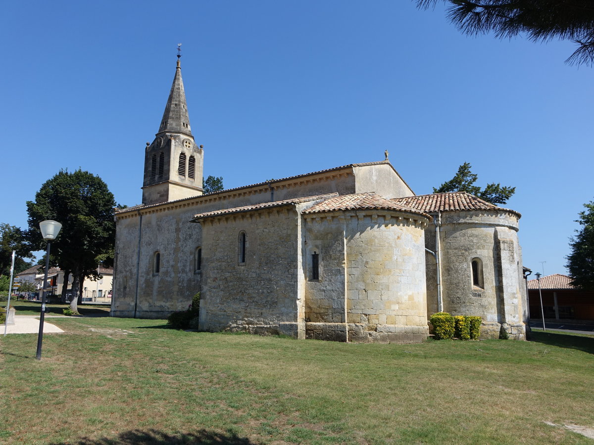 Roaillan, romanische Kirche Saint-Louis, erbaut im 15. Jahrhundert, Glockenturm 19. Jahrhundert (25.07.2018)