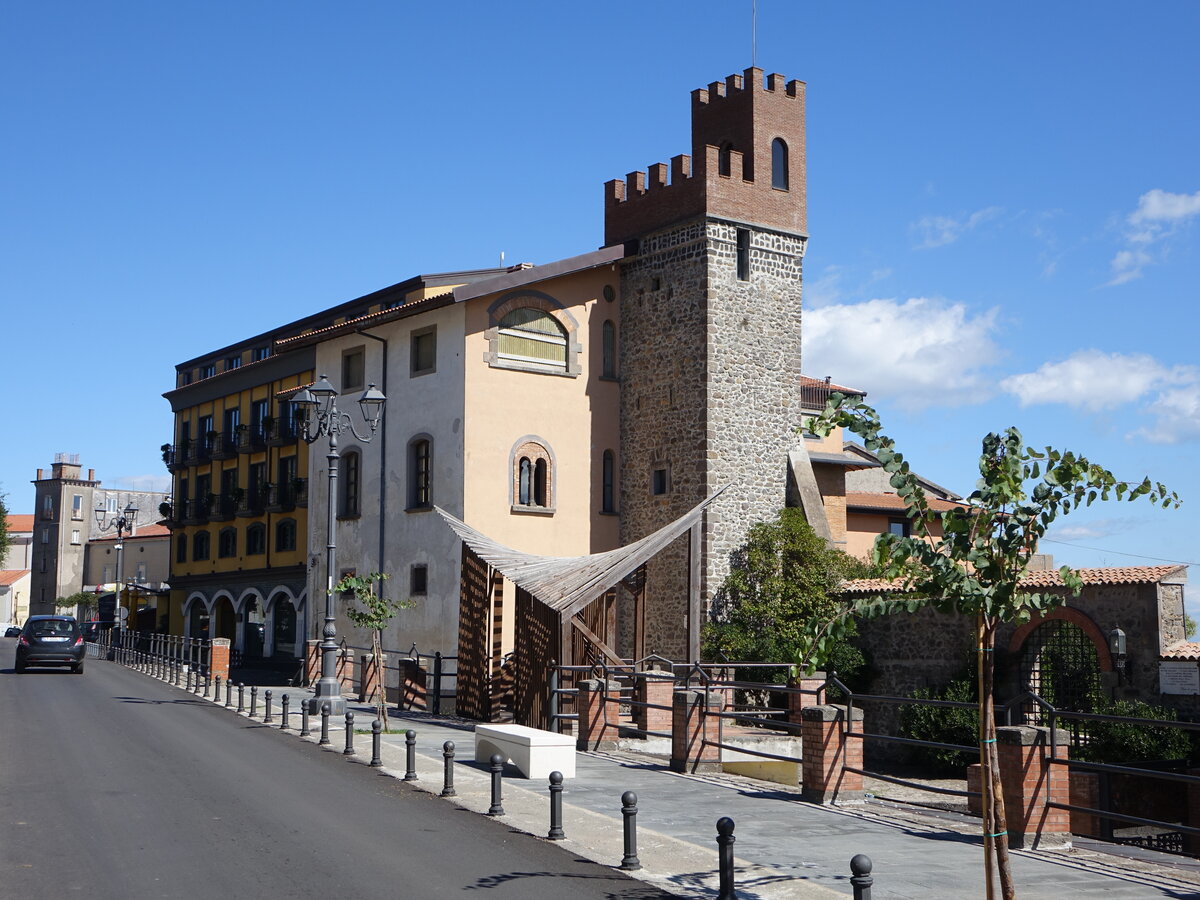 Roccamonfina, Palazzo an der Piazza Nicola Amore (21.09.2022)