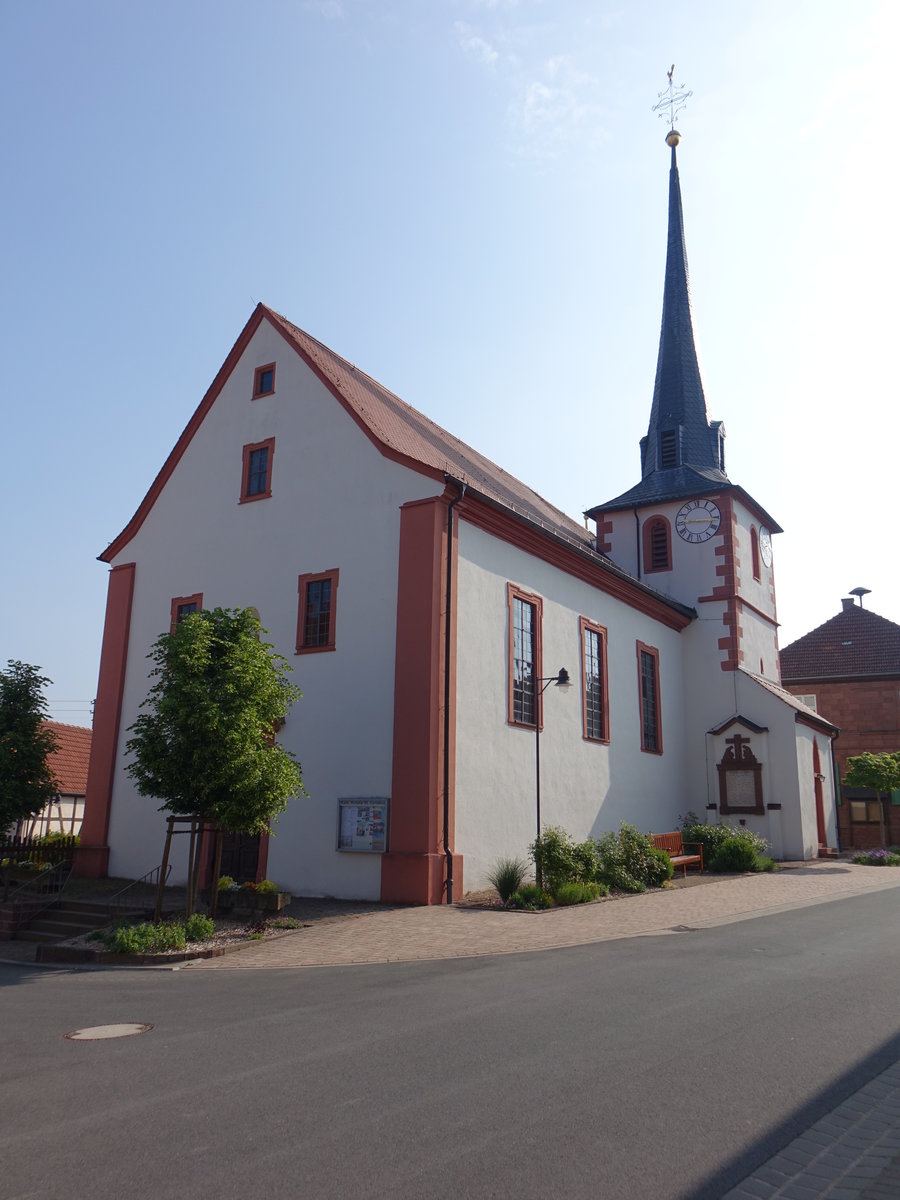 Roden, kath. Pfarrkirche St. Cyriakus, Saalkirche mit eingezogenem Dreiseitchor, erbaut bis 1710 (12.05.2018)