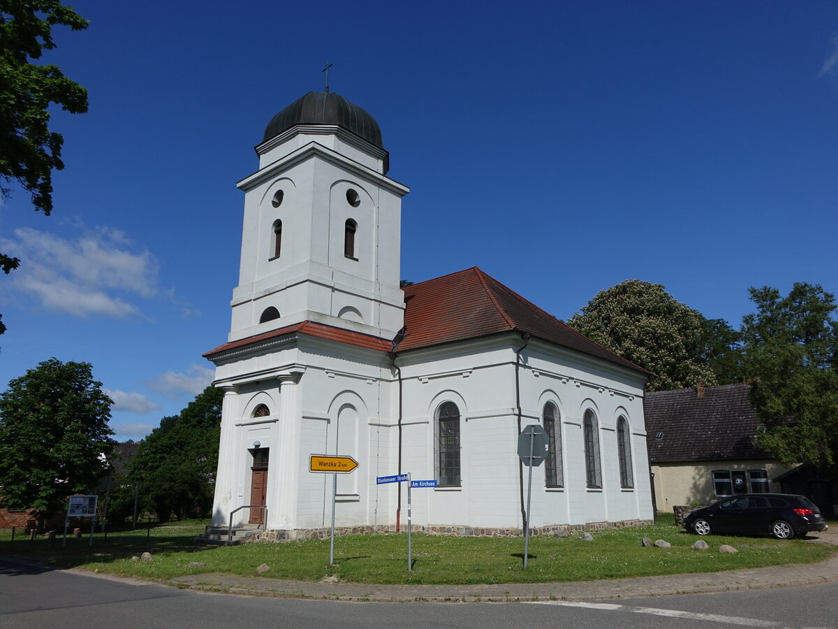 R�dlin, evangelische Kirche, sp�tgotische Feldsteinkirche, erbaut von 15. Jahrhundert (27.05.2026)