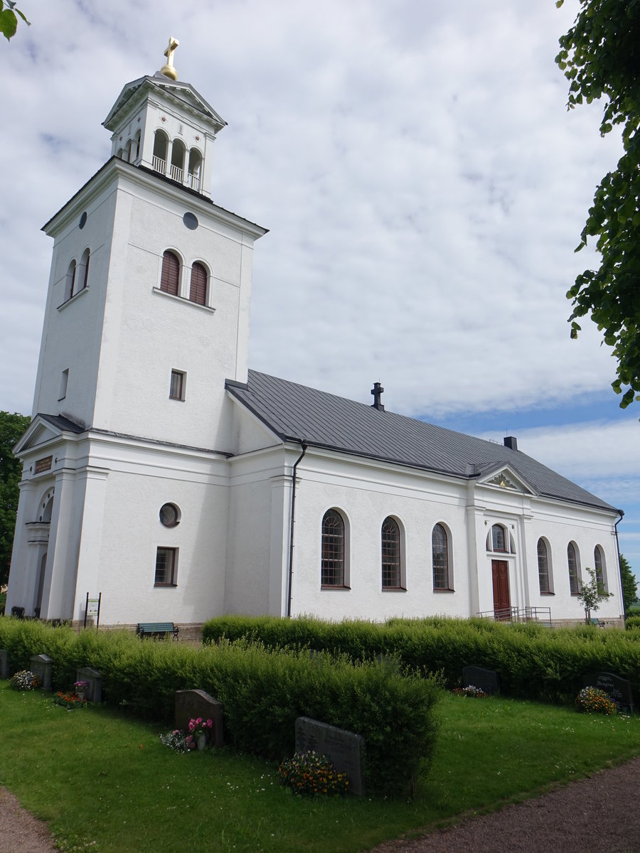Rök, Ev. Kirche, erbaut von 1843 bis 1845 durch Architekt Abraham Nyström, neuklassizistischer Empire Stil (15.06.2017)